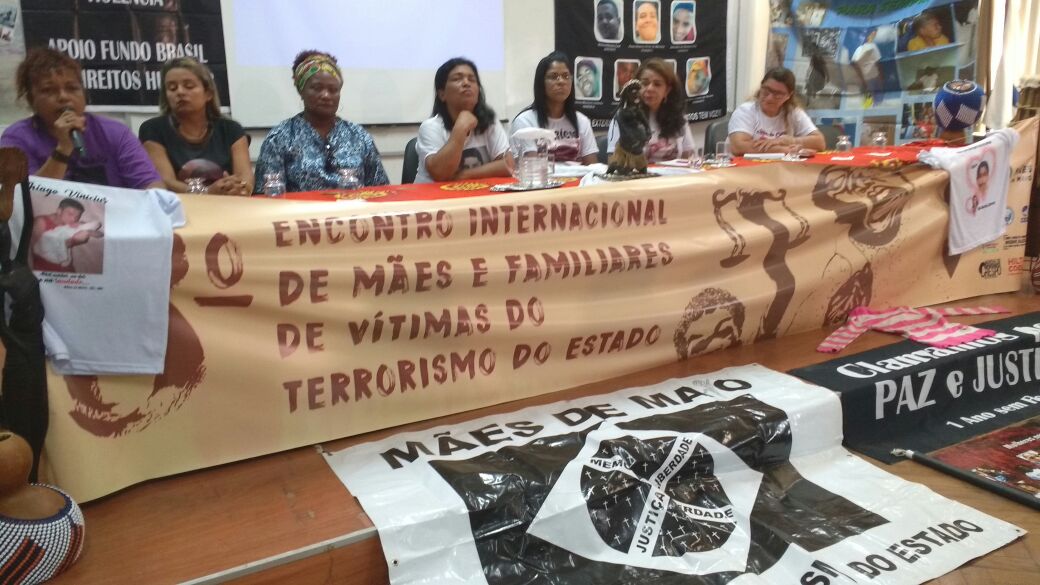 Dor e emoção marcam encontro de mães em Salvador