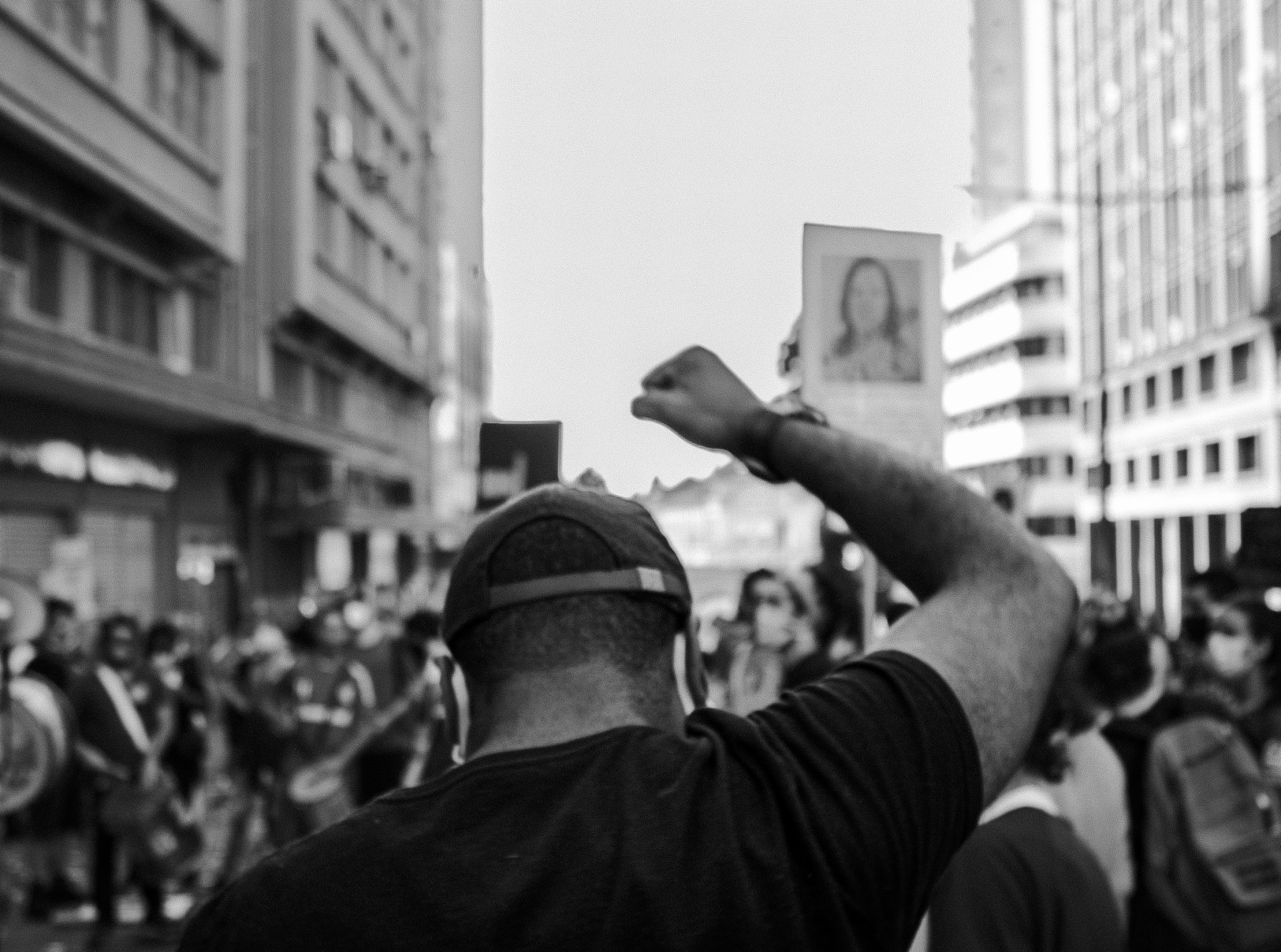 Quem protege as pessoas defensoras de direitos humanos no Brasil?